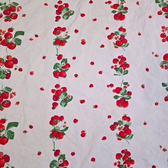 Vintage Tablecloth Strawberry 49x53 Kitchen Garden Strawberries Fruit Farmhouse - Picture 6 of 16